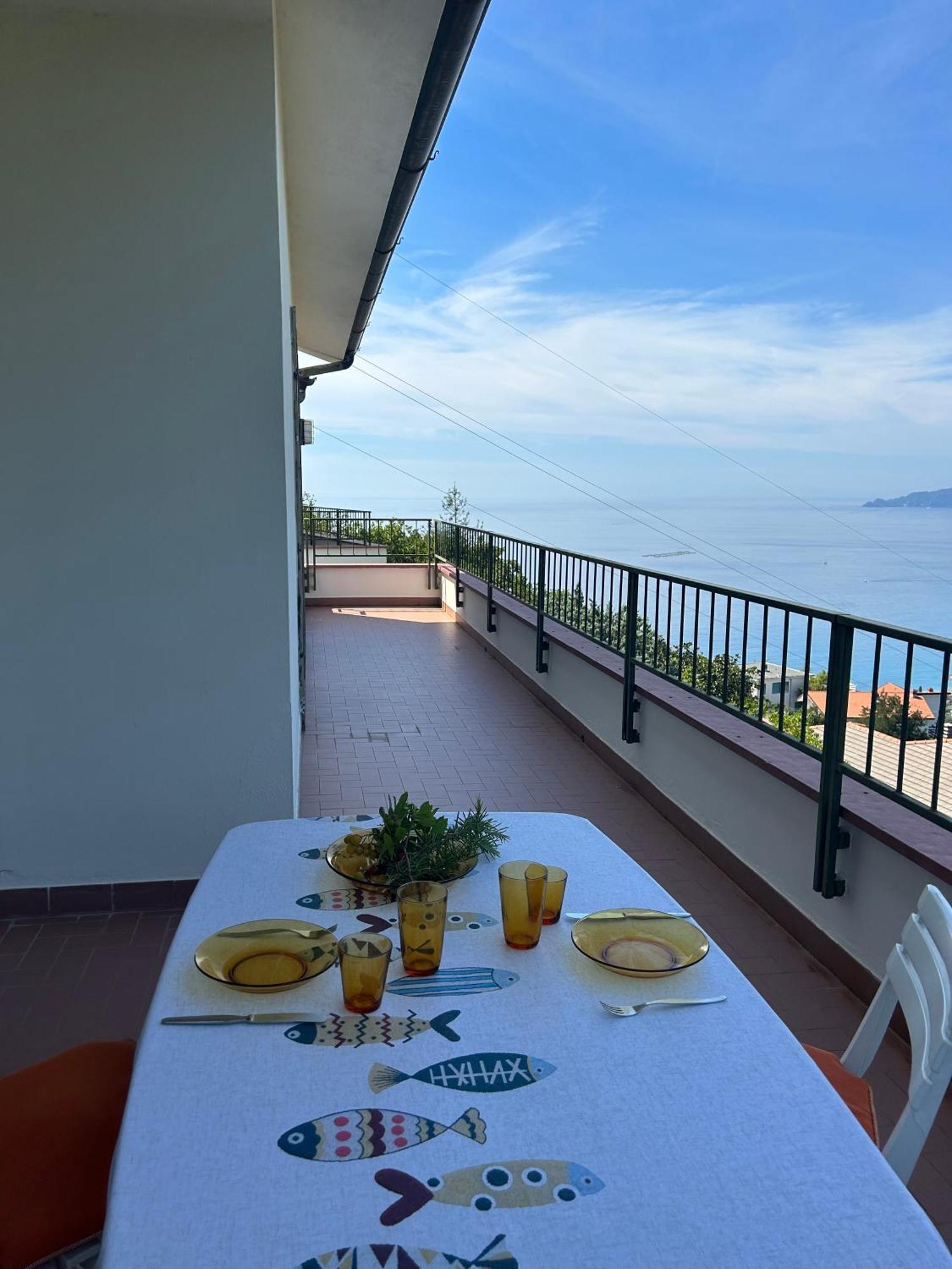 Beautiful Tigullio Apartment Lavagna Luaran gambar